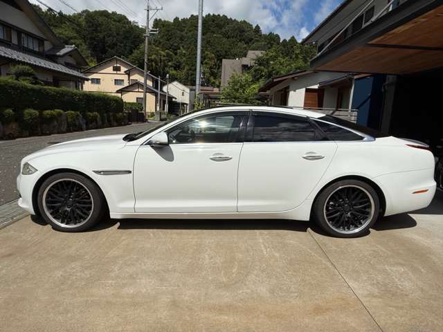 2011 Jaguar XJ – thumbnail 4