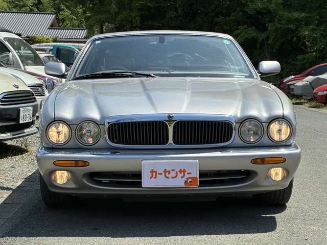 2000 Jaguar XJ – thumbnail 2