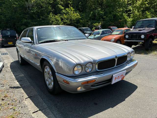 2000 Jaguar XJ – thumbnail 3