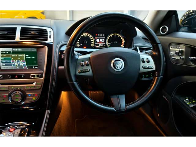 2011 Jaguar XK Series Coupe – thumbnail 4