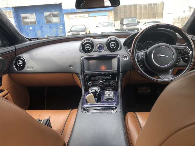 2011 Jaguar XJ – thumbnail 3