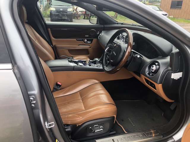 2011 Jaguar XJ – thumbnail 4