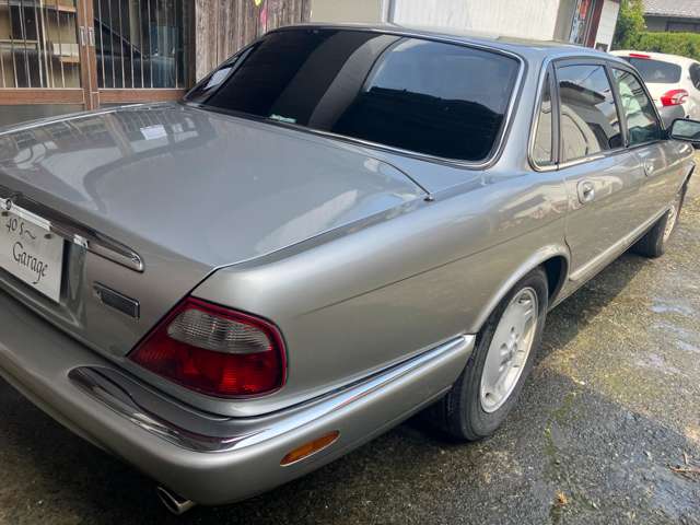 2000 Jaguar XJ – thumbnail 4
