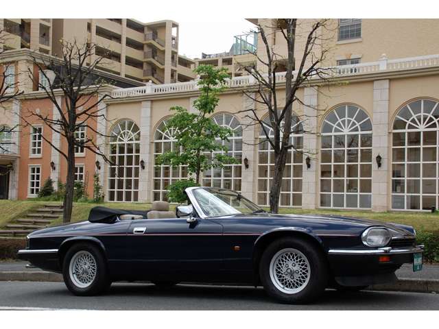 1992 Jaguar XJ Series Convertible – thumbnail 4