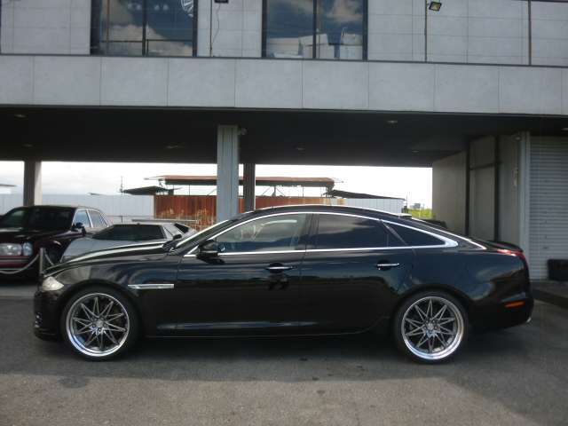 2011 Jaguar XJ – thumbnail 3