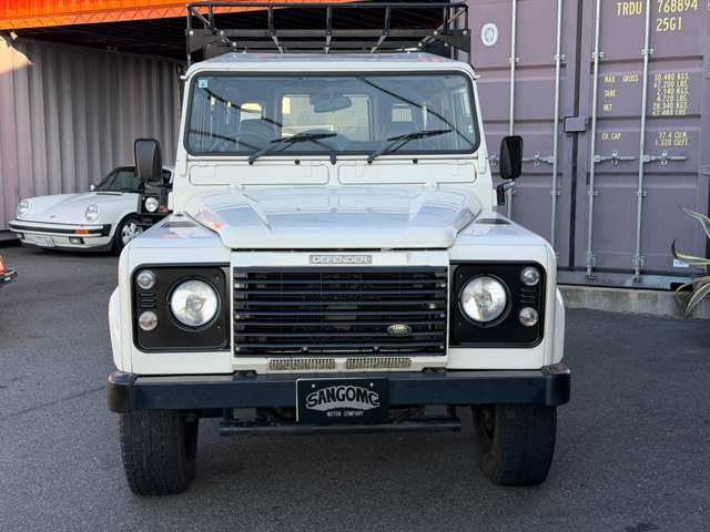 2004 Land Rover Defender – thumbnail 2