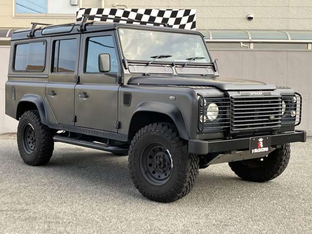 2004 Land Rover Defender – thumbnail 3