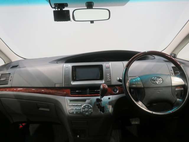 2009 Toyota Estima – thumbnail 4