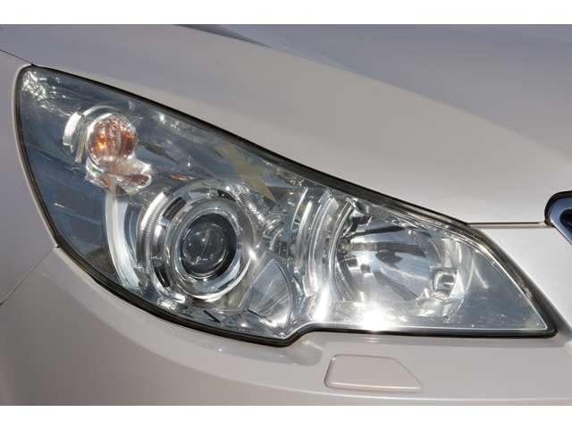 2011 Subaru Legacy B4 – thumbnail 2