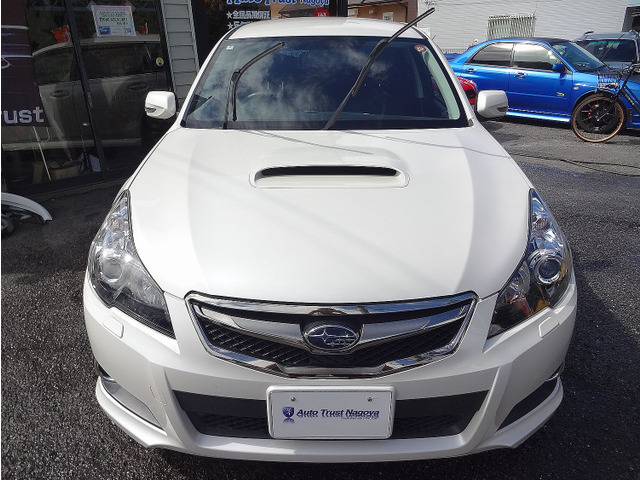 2010 Subaru Legacy Touring Wagon – thumbnail 4