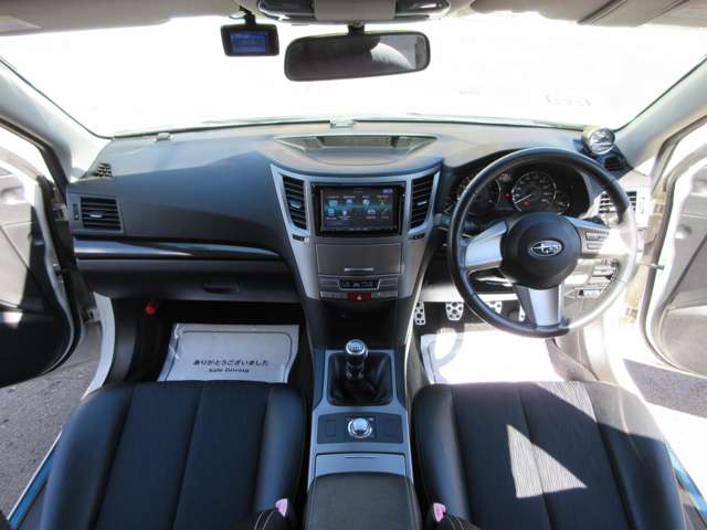 2011 Subaru Legacy Touring Wagon – thumbnail 3