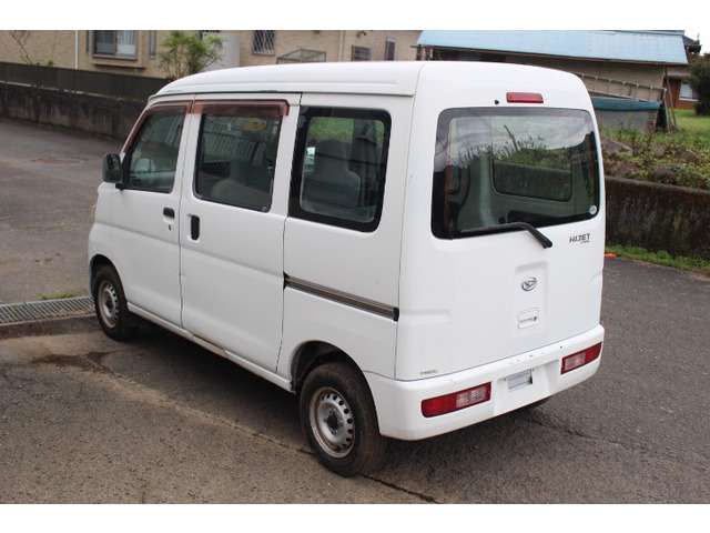 2011 Daihatsu Hijet Cargo – thumbnail 4