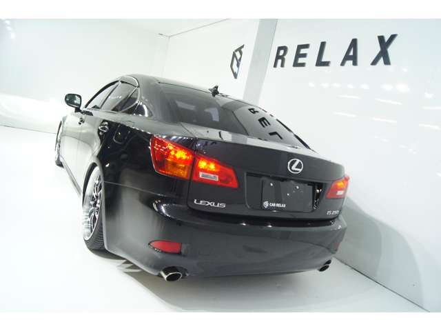 2005 Lexus IS – thumbnail 3