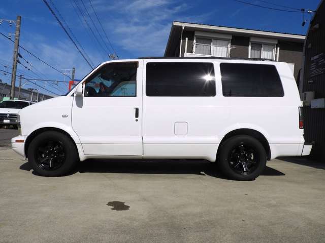 2004 Chevrolet Astro – thumbnail 4