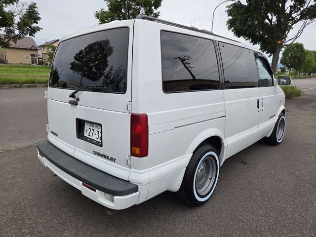 1998 Chevrolet Astro – thumbnail 3