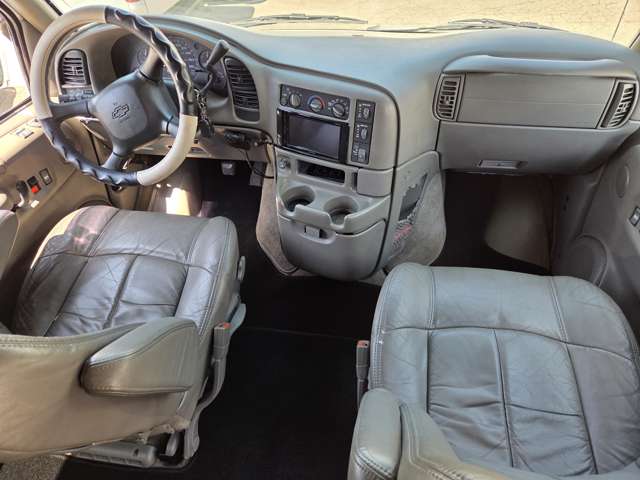 1998 Chevrolet Astro – thumbnail 4