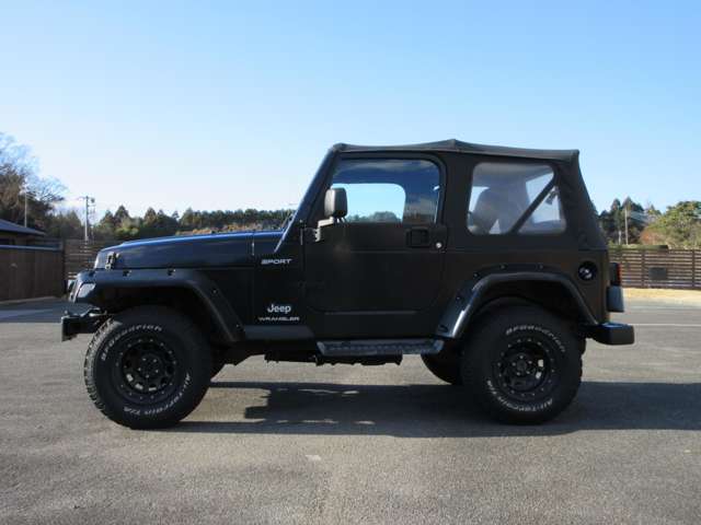 2005 Jeep Wrangler – thumbnail 3