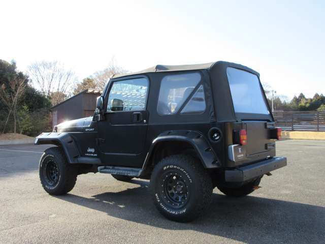 2005 Jeep Wrangler – thumbnail 4