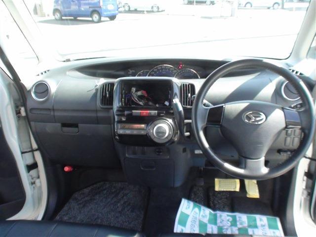 2011 Daihatsu Tanto – thumbnail 2