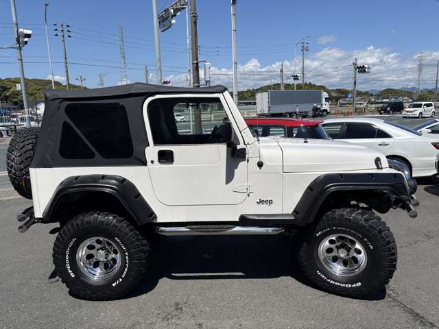 2004 Jeep Wrangler – thumbnail 3
