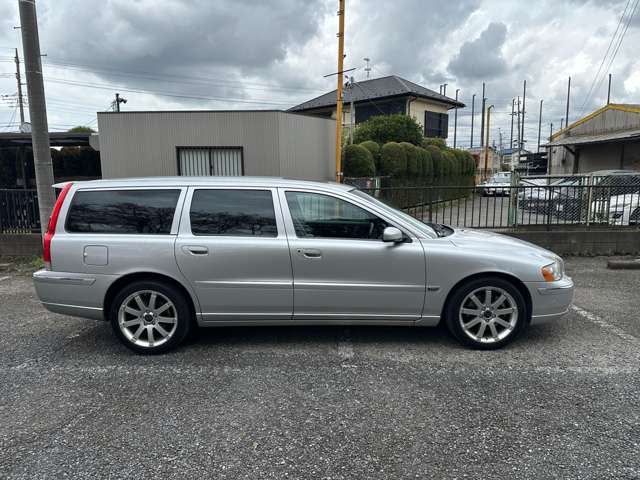 2005 Volvo V70 – thumbnail 3