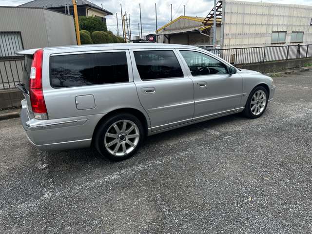2005 Volvo V70 – thumbnail 4