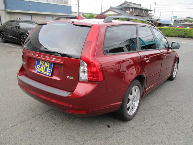 2010 Volvo V50 – thumbnail 3