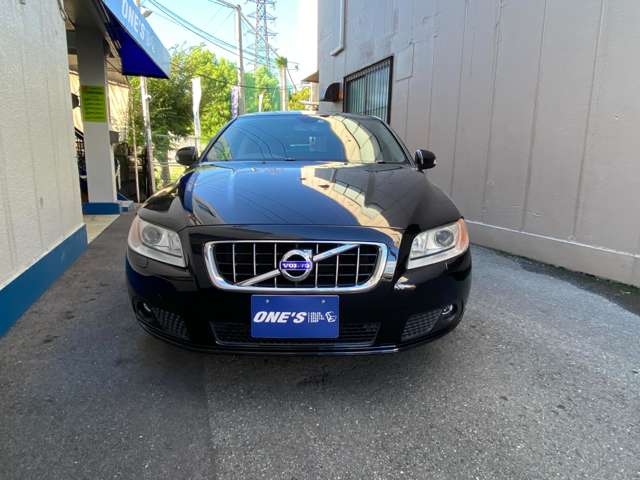 2011 Volvo V70 – thumbnail 2