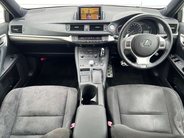2011 Lexus CT – thumbnail 2