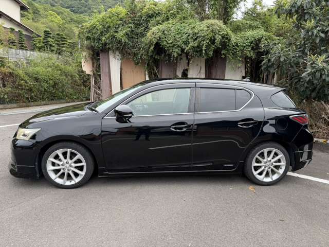 2011 Lexus CT – thumbnail 4