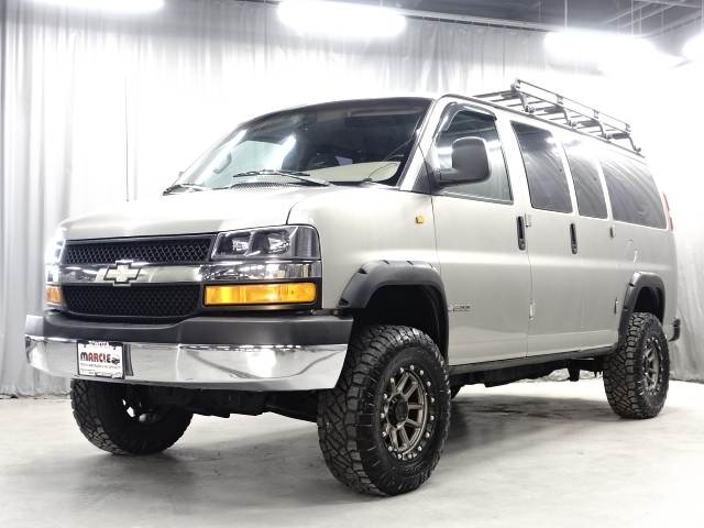 2004 Chevrolet Express – thumbnail 2