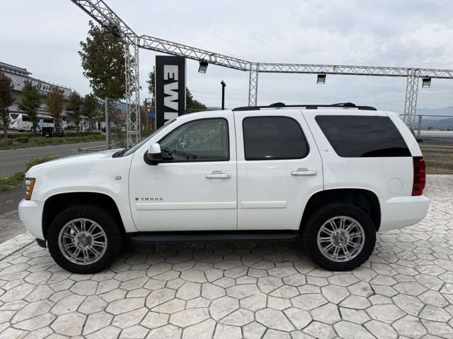 2008 Chevrolet Tahoe – thumbnail 2