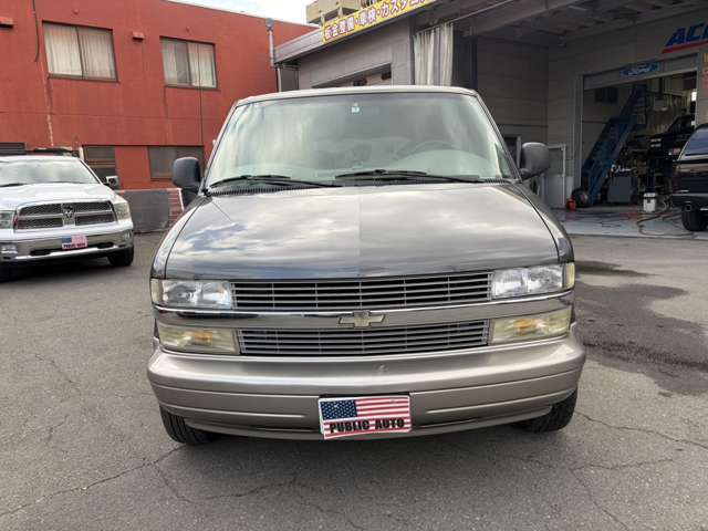 2004 Chevrolet Astro – thumbnail 3