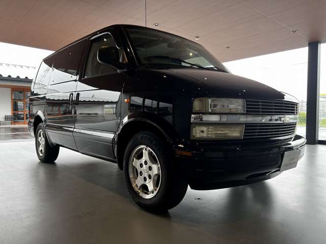 2005 Chevrolet Astro – thumbnail 3