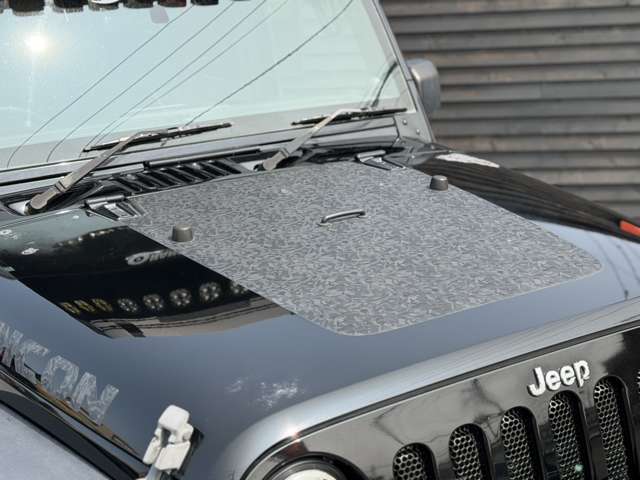 2011 Jeep Wrangler – thumbnail 4