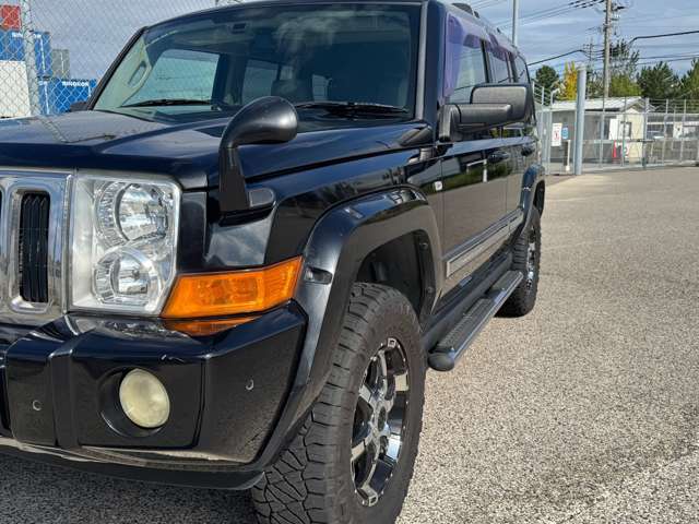 2006 Jeep Commander – thumbnail 4