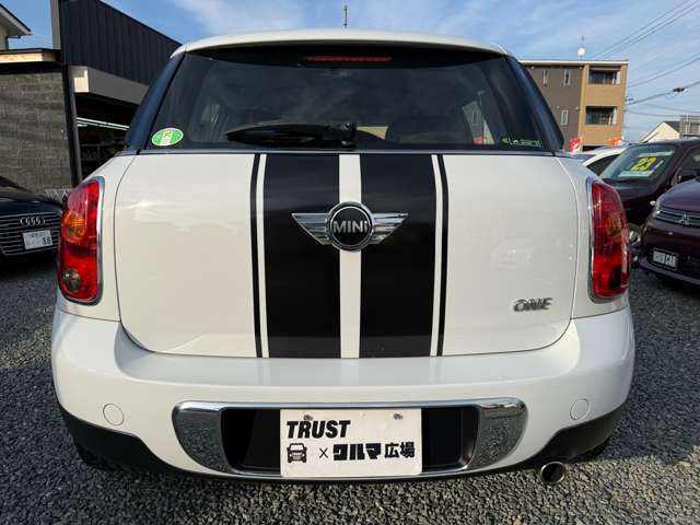 2011 MINI MINI Crossover – thumbnail 3