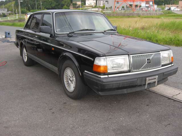 1990 Volvo 240 – thumbnail 2