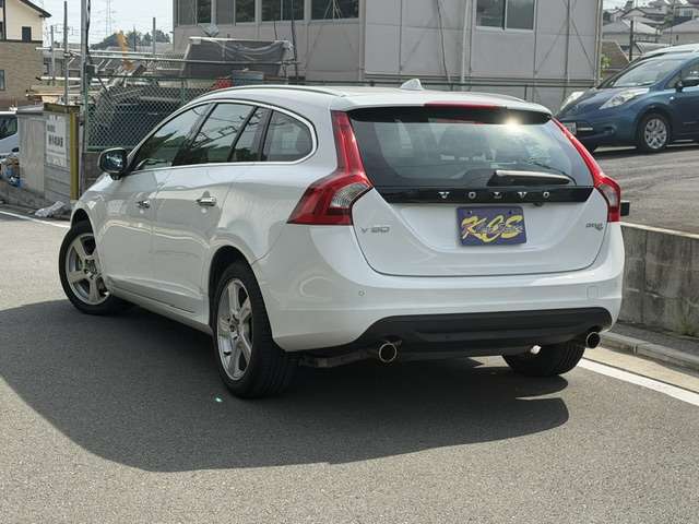 2011 Volvo V60 – thumbnail 4
