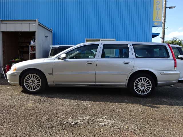 2005 Volvo V70 – thumbnail 4