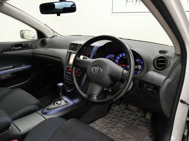 2003 Toyota Caldina – thumbnail 3