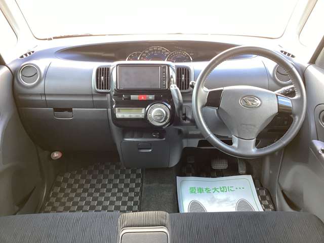 2011 Daihatsu Tanto – thumbnail 2