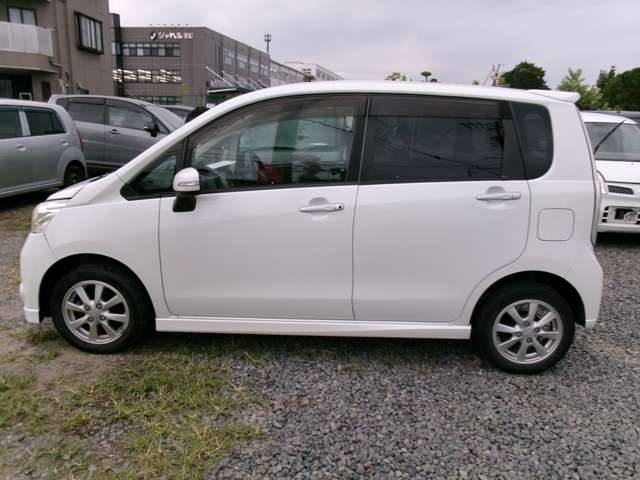 2011 Daihatsu Move – thumbnail 4