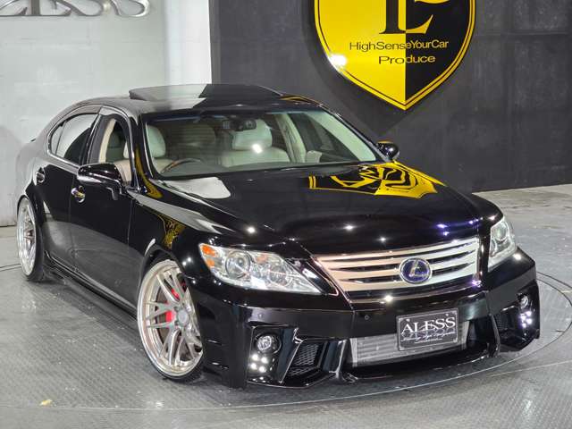 2009 Lexus LS – thumbnail 2