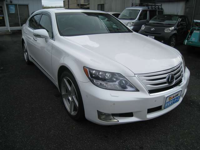 2010 Lexus LS Hybrid – thumbnail 3