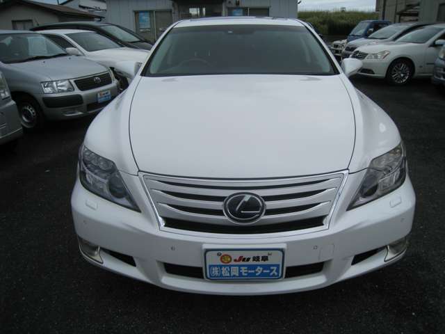 2010 Lexus LS Hybrid – thumbnail 4