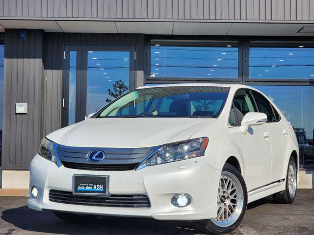 2011 Lexus HS – thumbnail 2