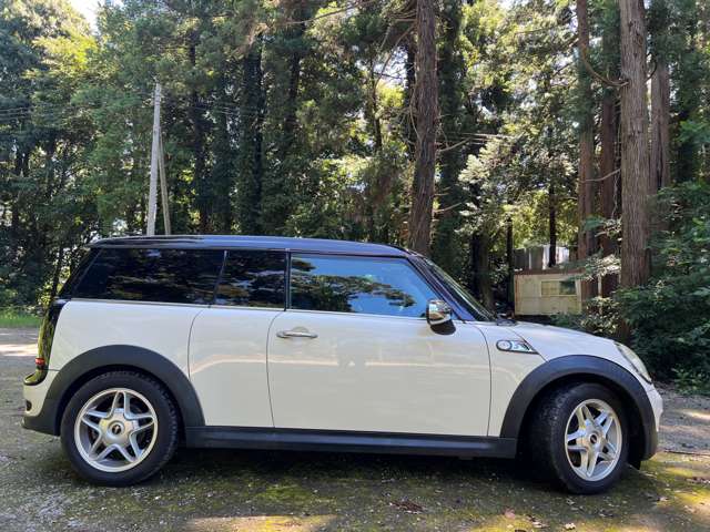 2010 MINI MINI Clubman – thumbnail 2