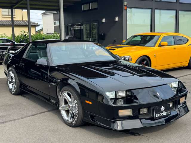 1991 Chevrolet Camaro – thumbnail 2