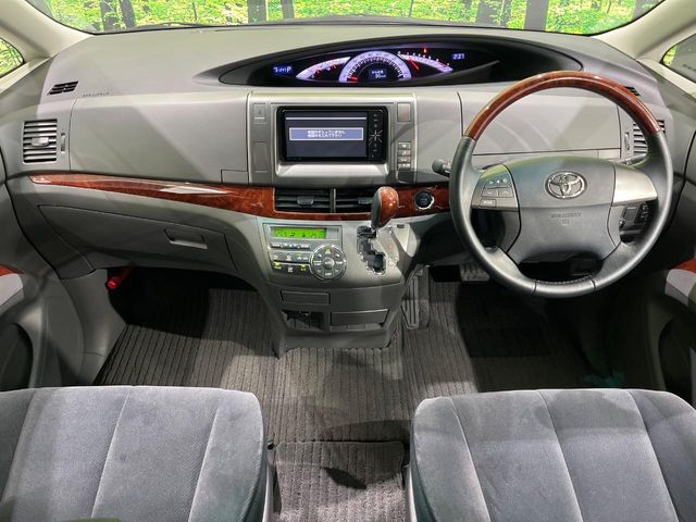 2010 Toyota Estima – thumbnail 2